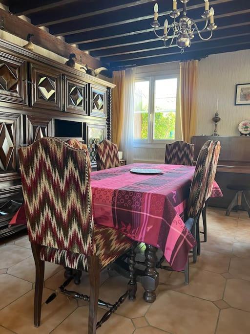 Maison Familiale Idealement Situee Avec Tout Le Confort Nimes Bagian luar foto