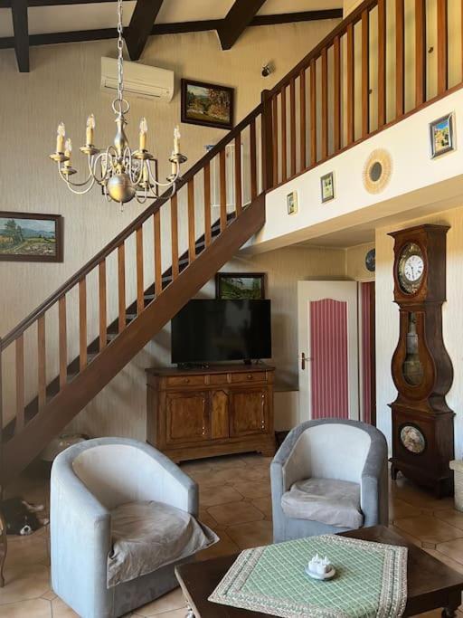 Maison Familiale Idealement Situee Avec Tout Le Confort Nimes Bagian luar foto