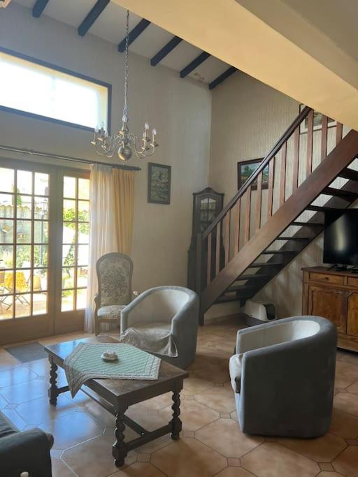 Maison Familiale Idealement Situee Avec Tout Le Confort Nimes Bagian luar foto