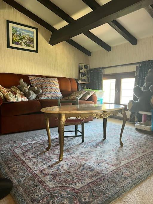 Maison Familiale Idealement Situee Avec Tout Le Confort Nimes Bagian luar foto